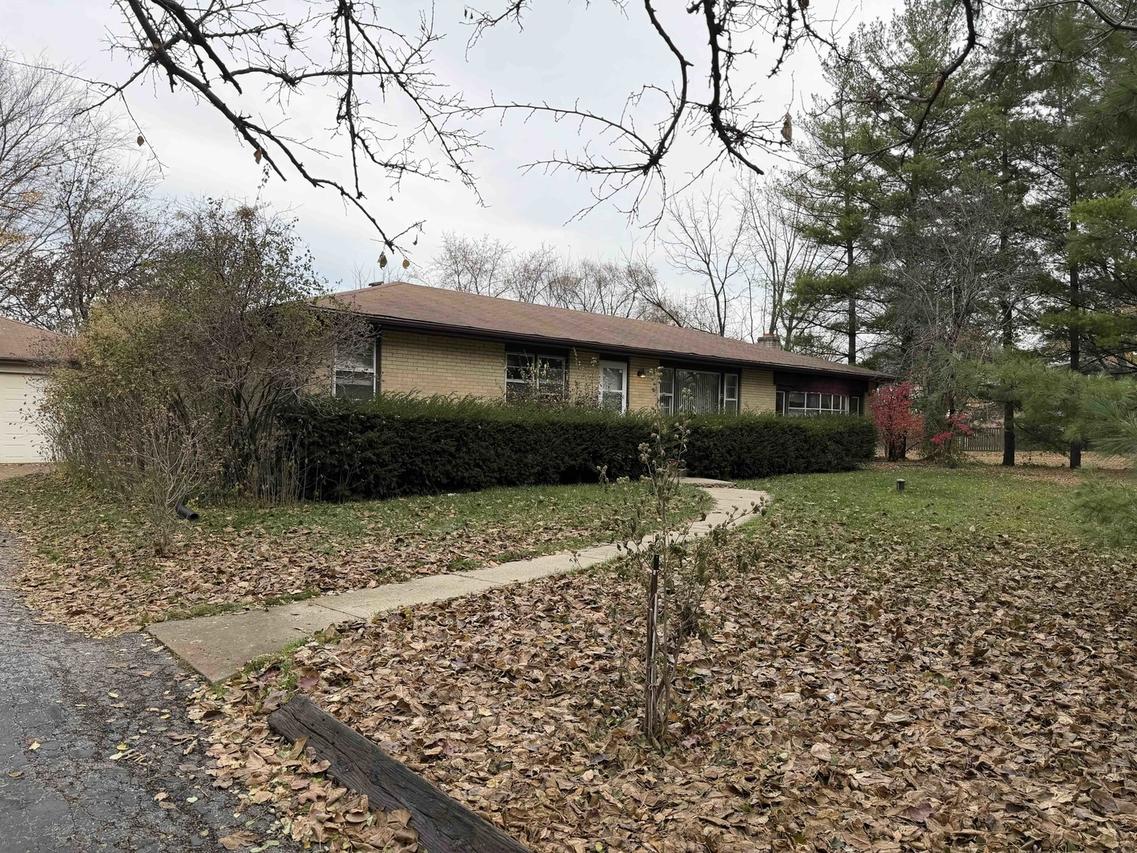 18W308 Sidney Ave., Villa Park, IL 60181