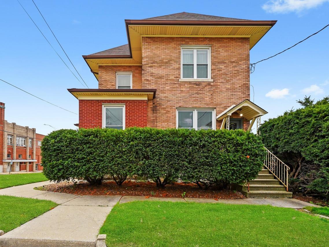 2537-2539 Grove St., Blue Island, IL 60406