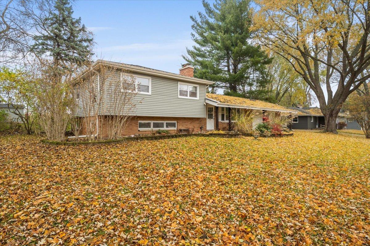 35W240 Crescent Dr., Dundee, IL 60118