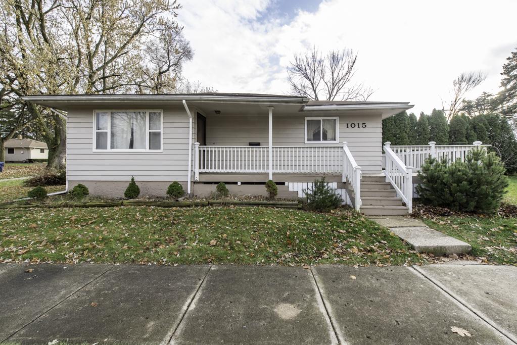 1015 Merton Ave., Waukegan, IL 60087