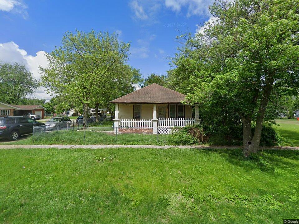 1101 N 10th St., Mattoon, IL 61938