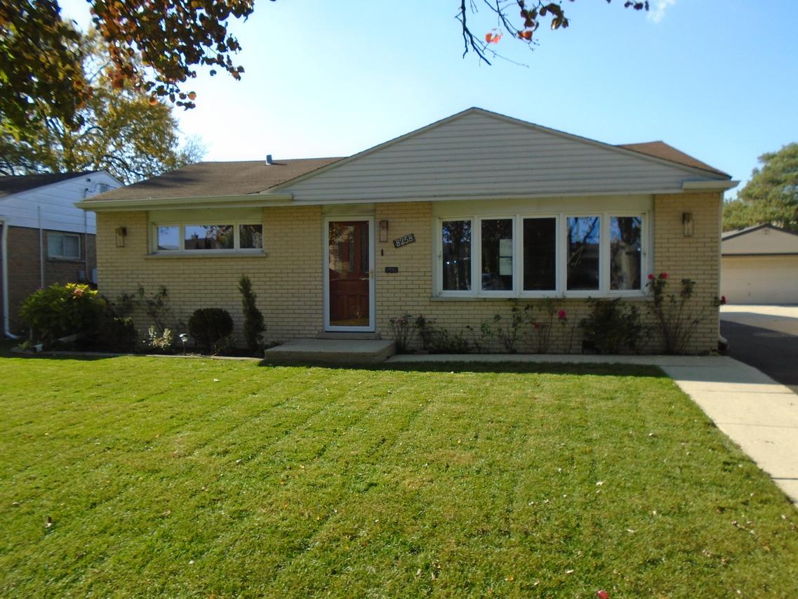 8258 N Octavia Ave., Niles, IL 60714