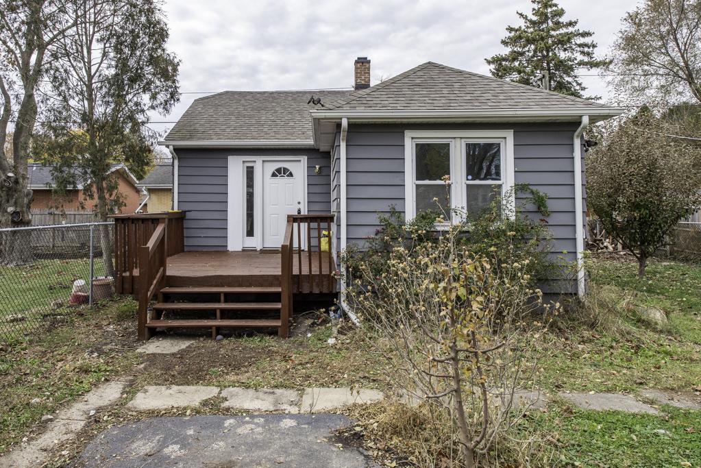 132 Dorchester Ct., Waukegan, IL 60085