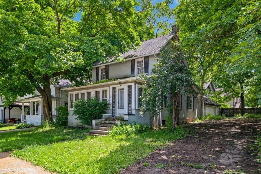 217 E Church St., Libertyville, IL 60048