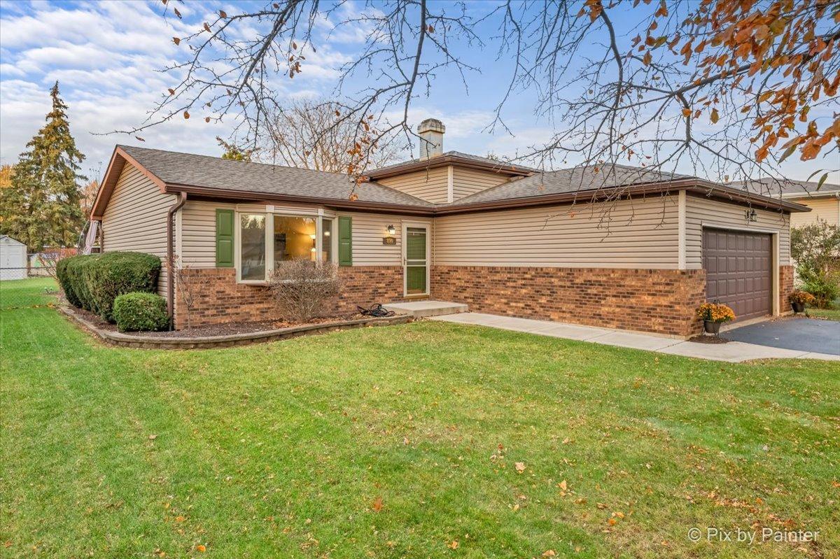 890 Greenfield Ave., South Elgin, IL 60177