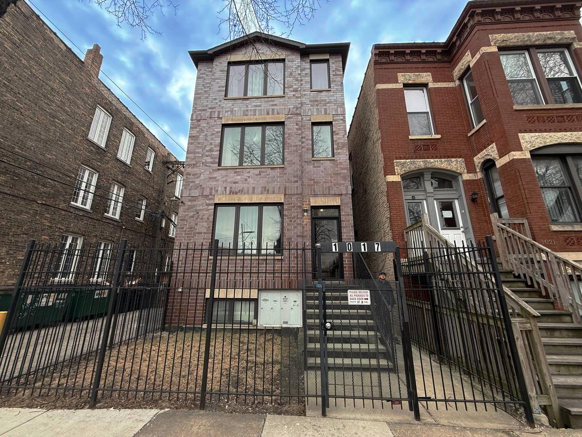 1017 S Claremont Ave., Chicago, IL 60612