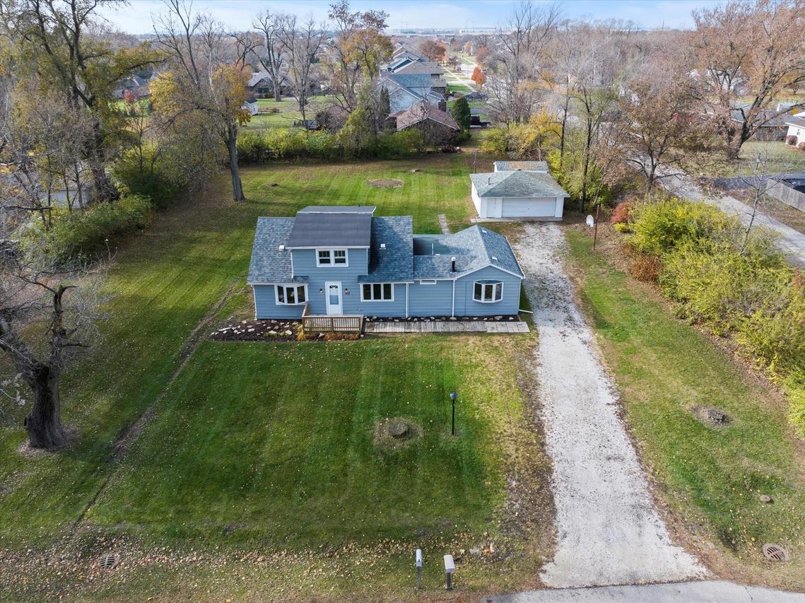 913 Ogden Rd., New Lenox, IL 60451