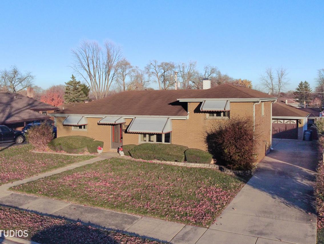 701 N Craig Pl., Addison, IL 60101