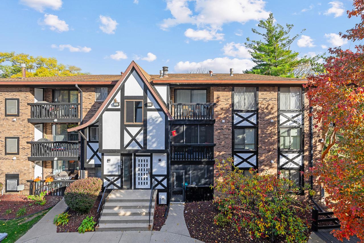 13615 Lavergne Ave. #110, Crestwood, IL 60418