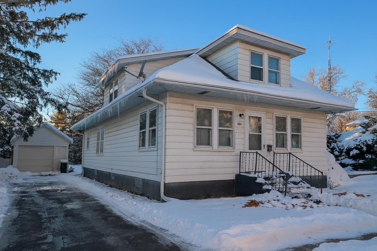 321 Eureka St., Genoa, IL 60135