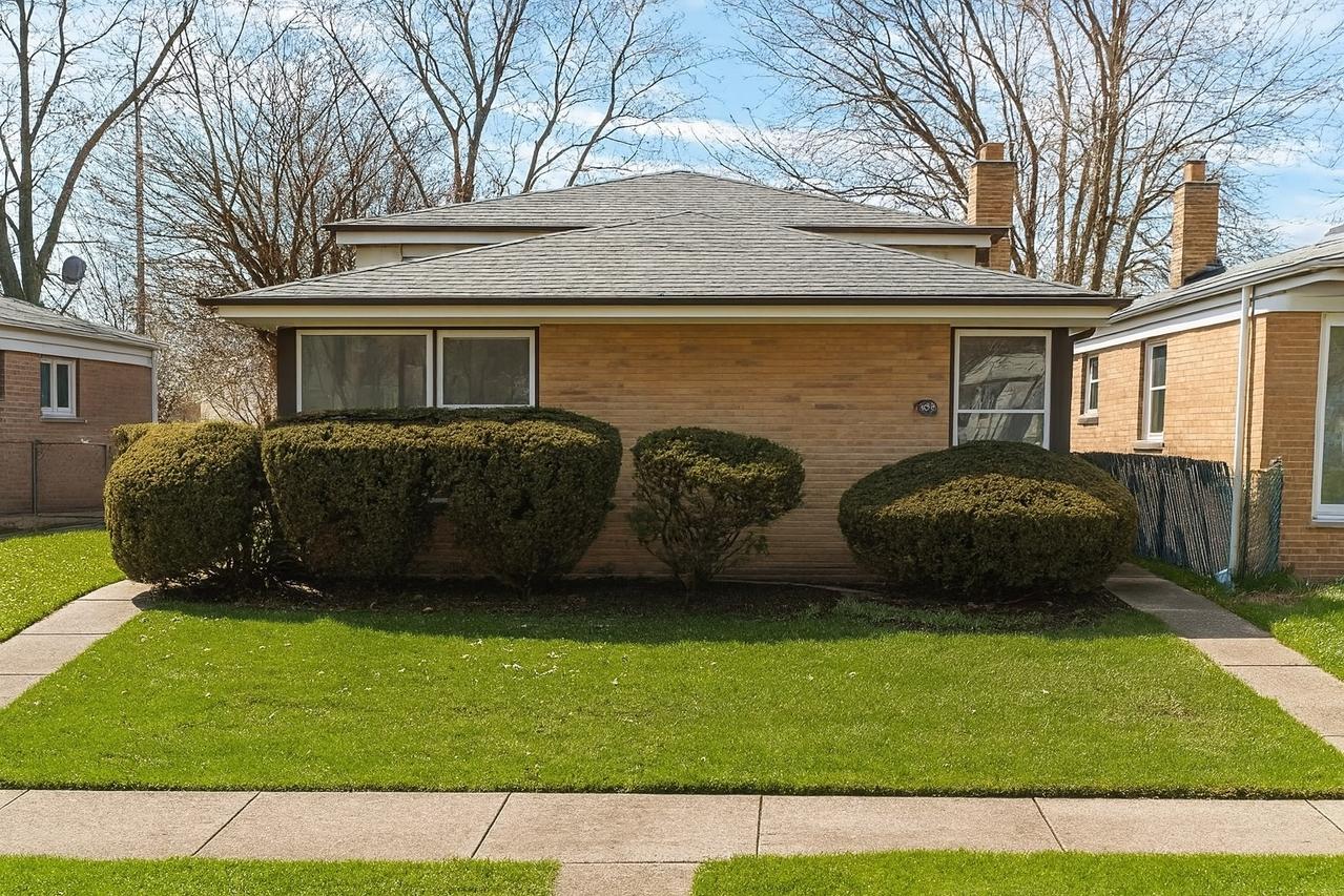 8334 Trumbull Ave., Skokie, IL 60076