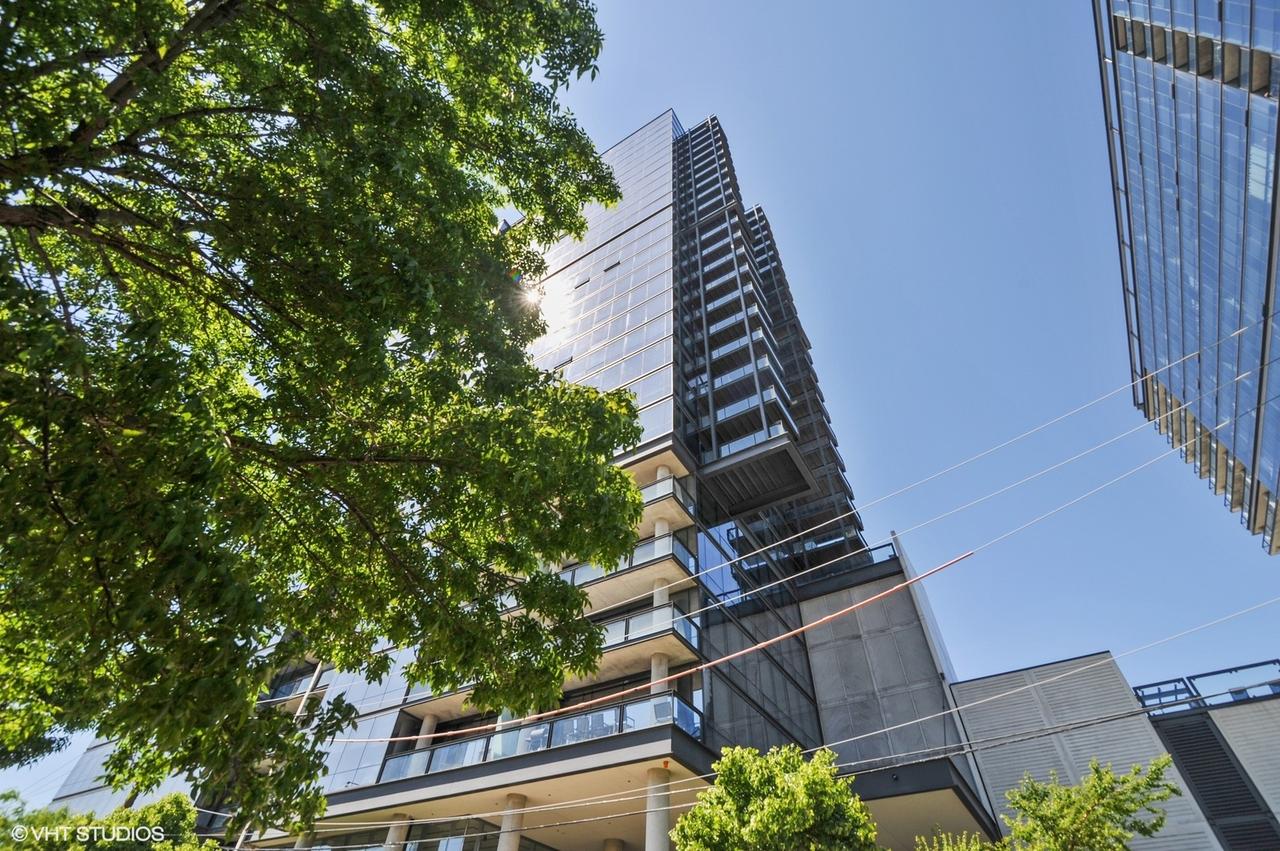 860 W Blackhawk St. #301, Chicago, IL 60642