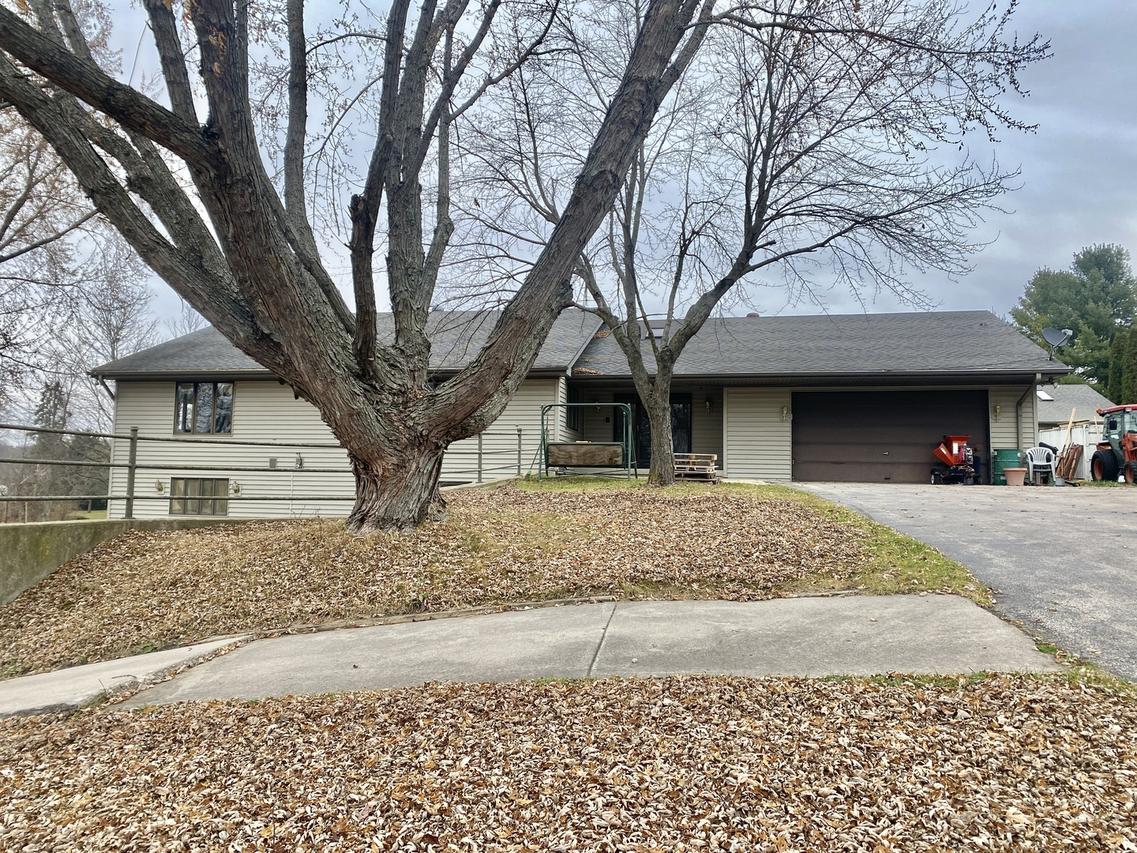 19420 Frank Ct., Woodstock, IL 60098