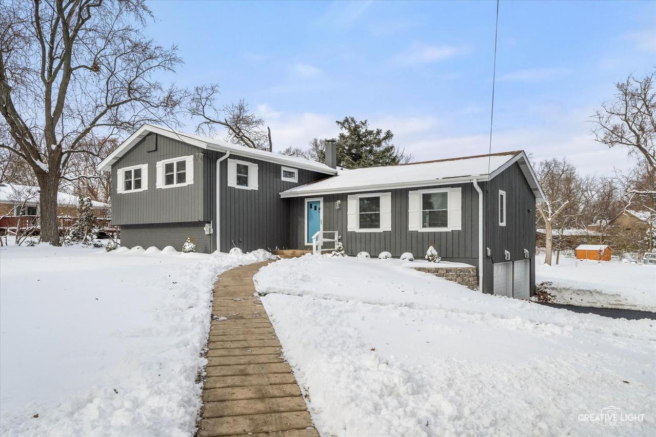 704 Plainfield Rd., Downers Grove, IL 60516