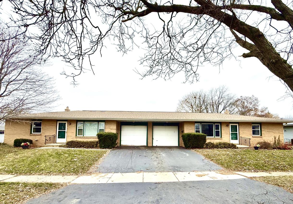 402 Elmwood Dr., Belvidere, IL 61008