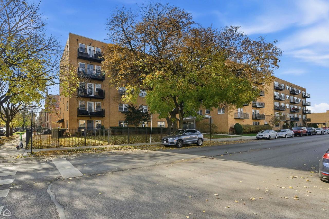 2501 W Bryn Mawr Ave. #506, Chicago, IL 60659