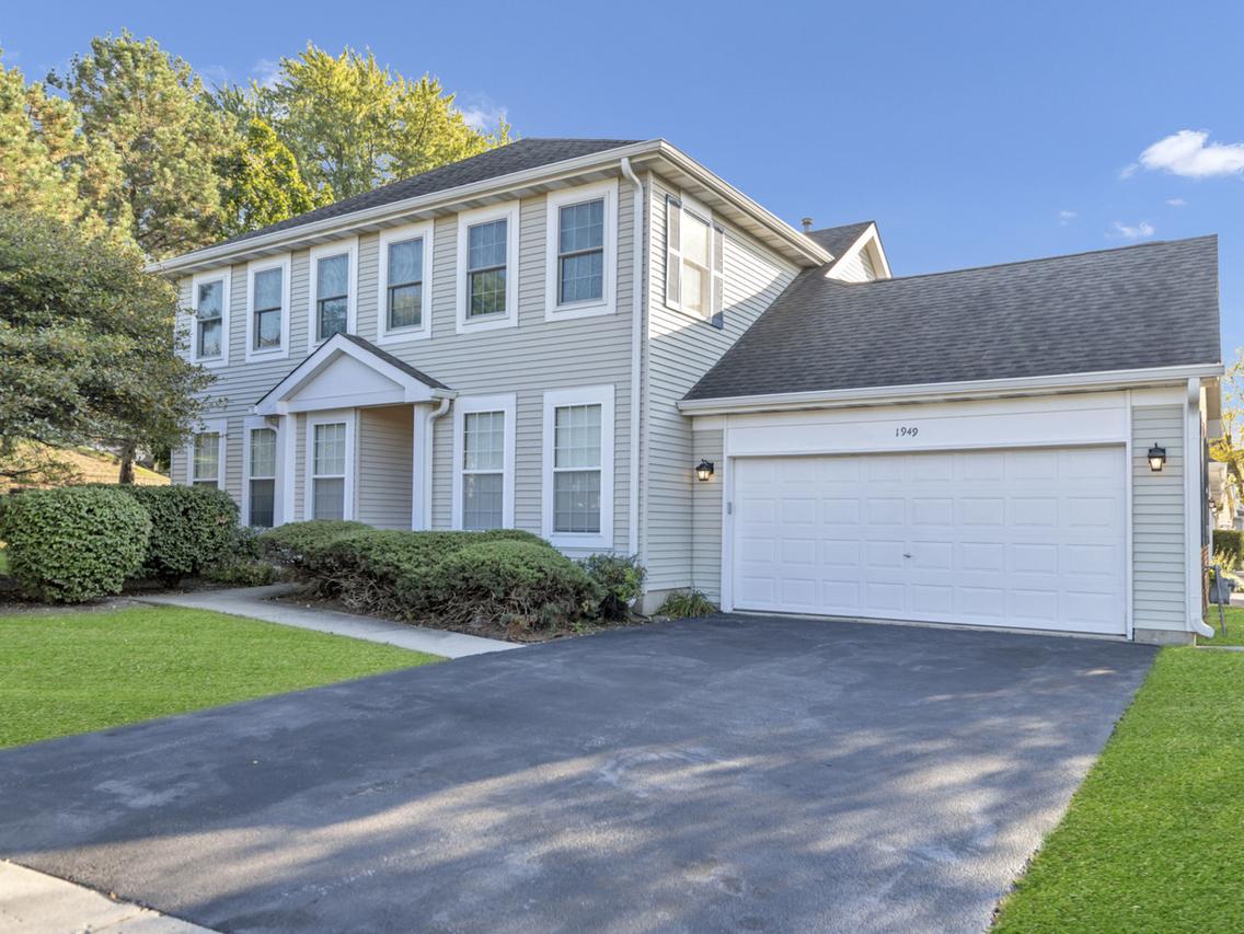 1949 Blackberry Ln., Hoffman Estates, IL 60169