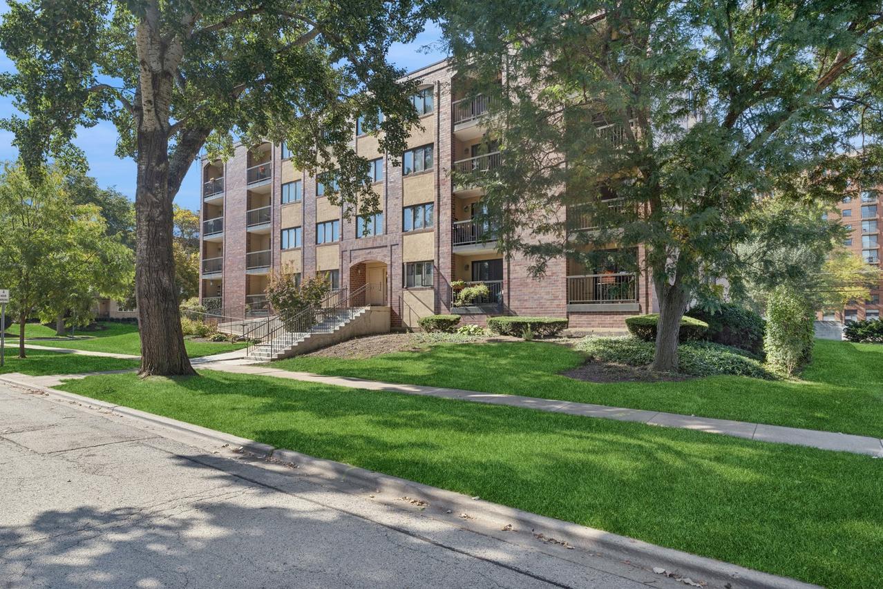 104 N Pine Ave. #505, Arlington Heights, IL 60004