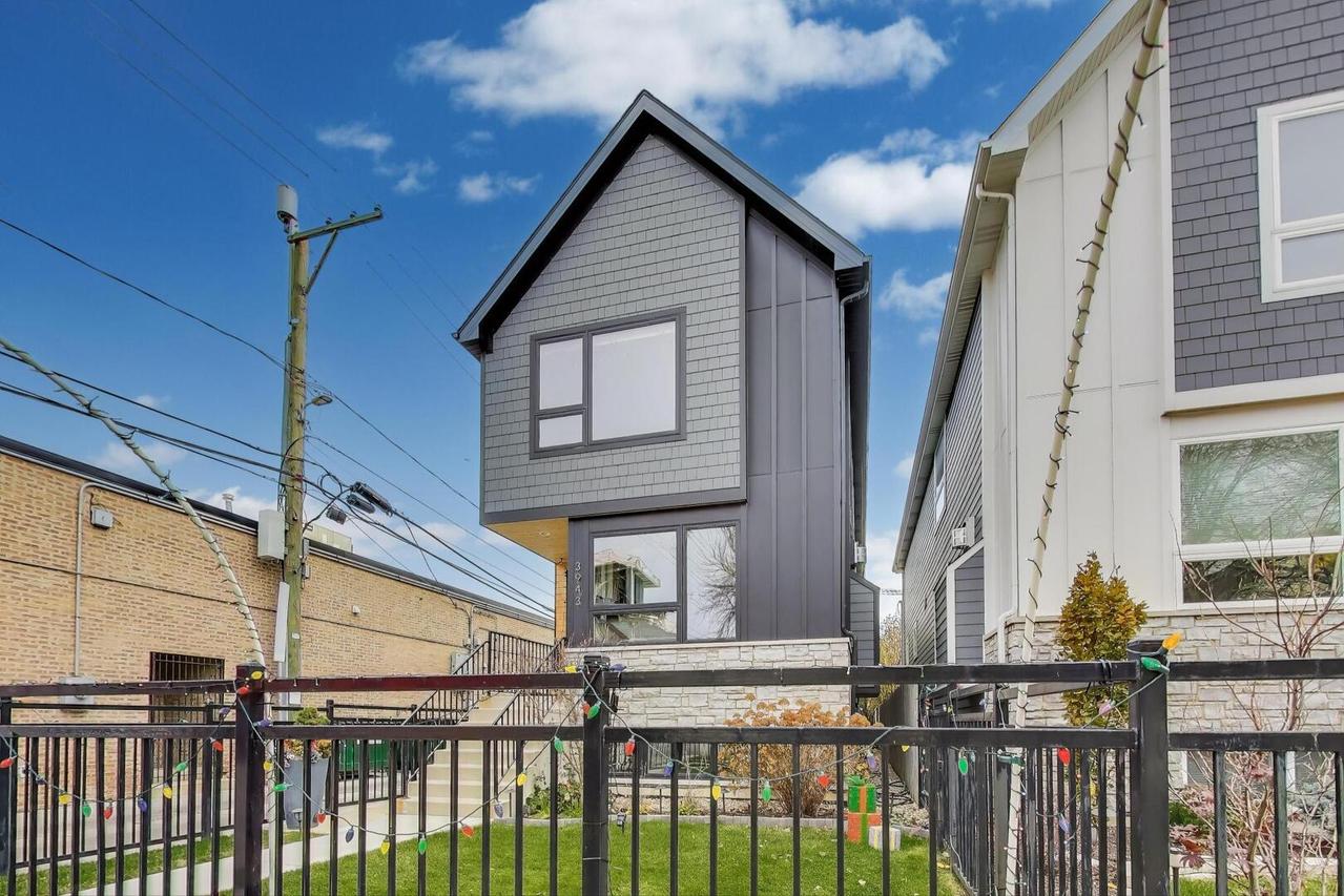 3943 N Francisco Ave., Chicago, IL 60618