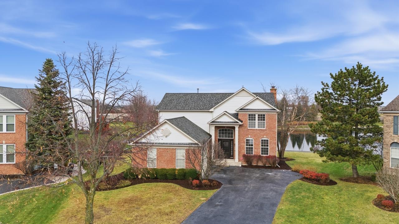 6 Camberwell Ct., Algonquin, IL 60102