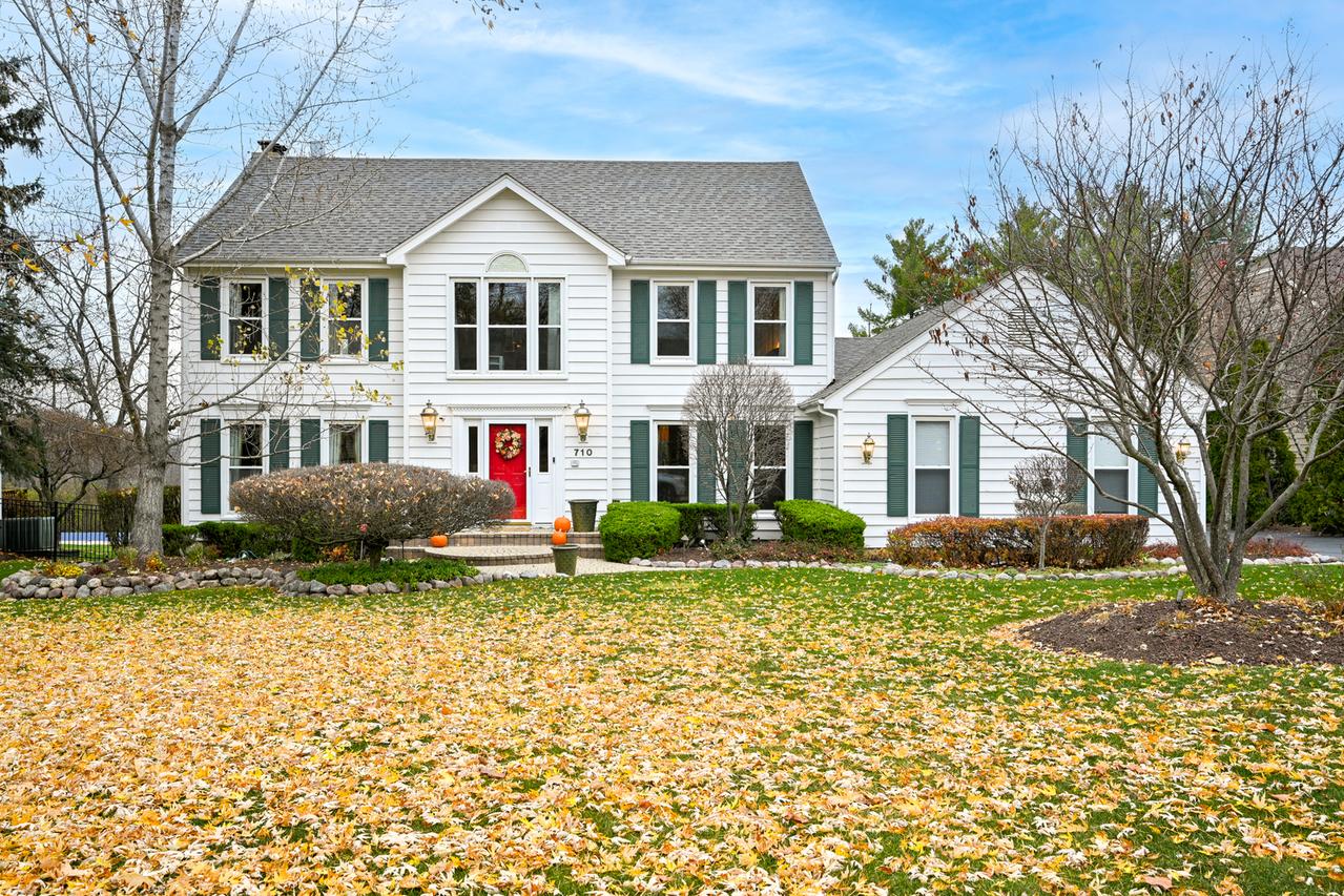 710 Braewood Dr., Algonquin, IL 60102