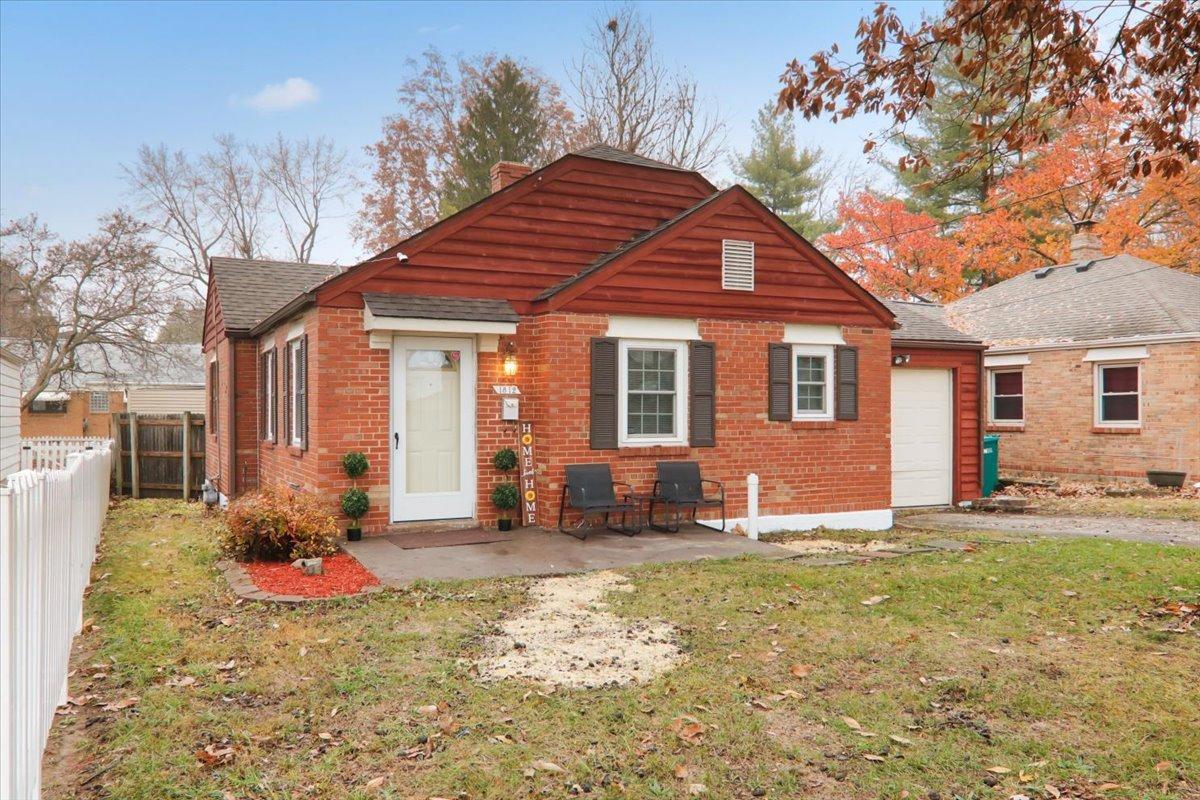 1812 Shady Crest St., Decatur, IL 62521