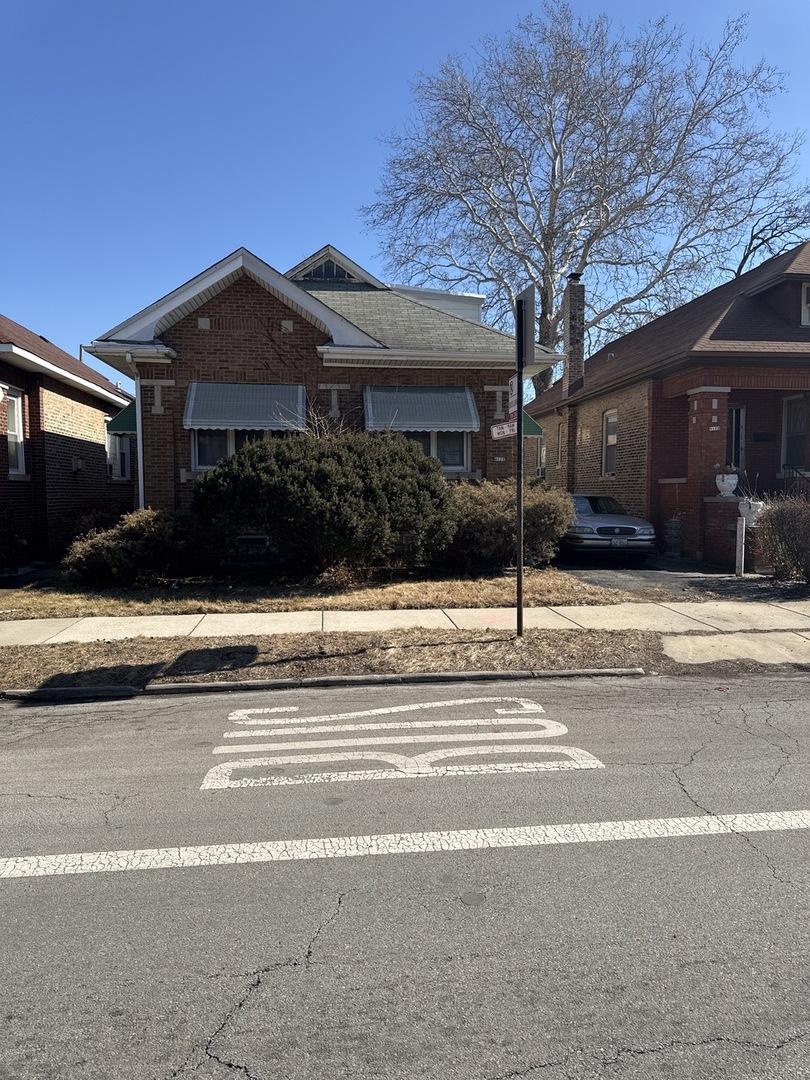 8121 S Jeffery Blvd., Chicago, IL 60617