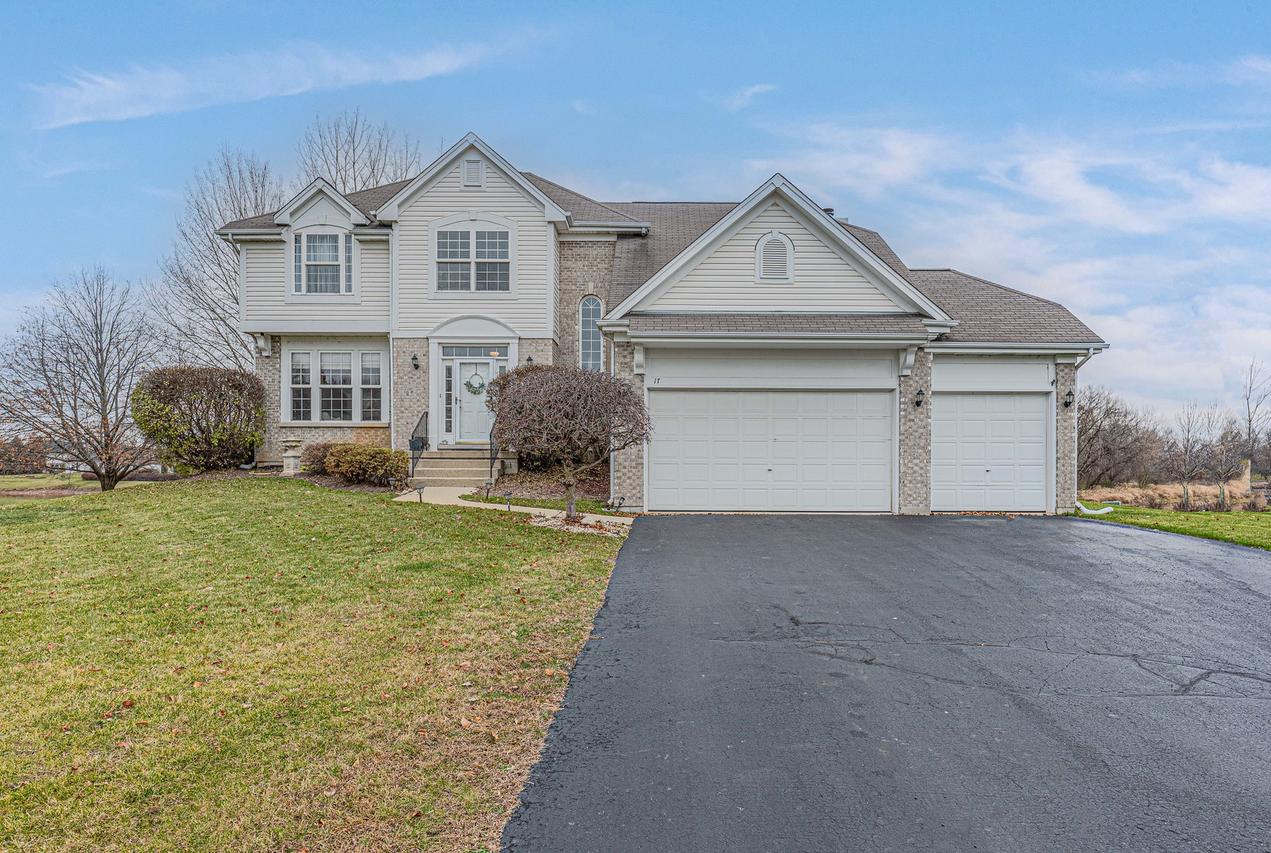 17 Riverwalk Ct., Port Barrington, IL 60010