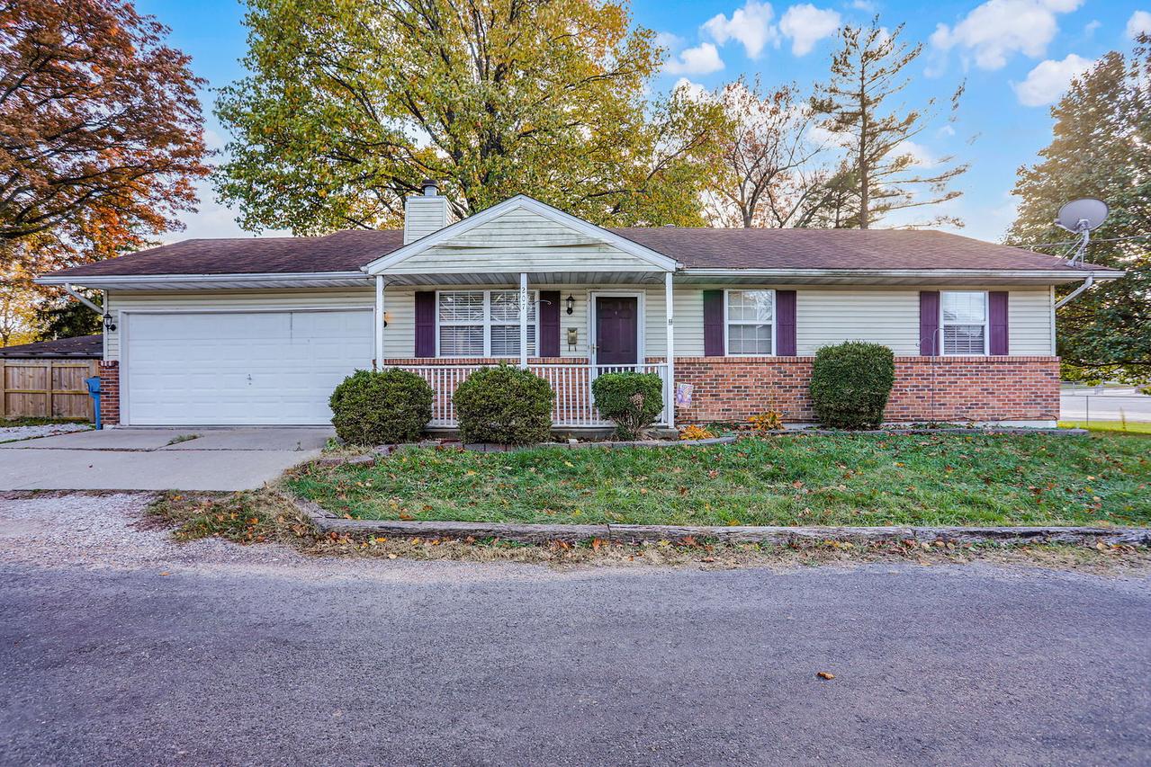 207 Byrn St., Troy, IL 62294