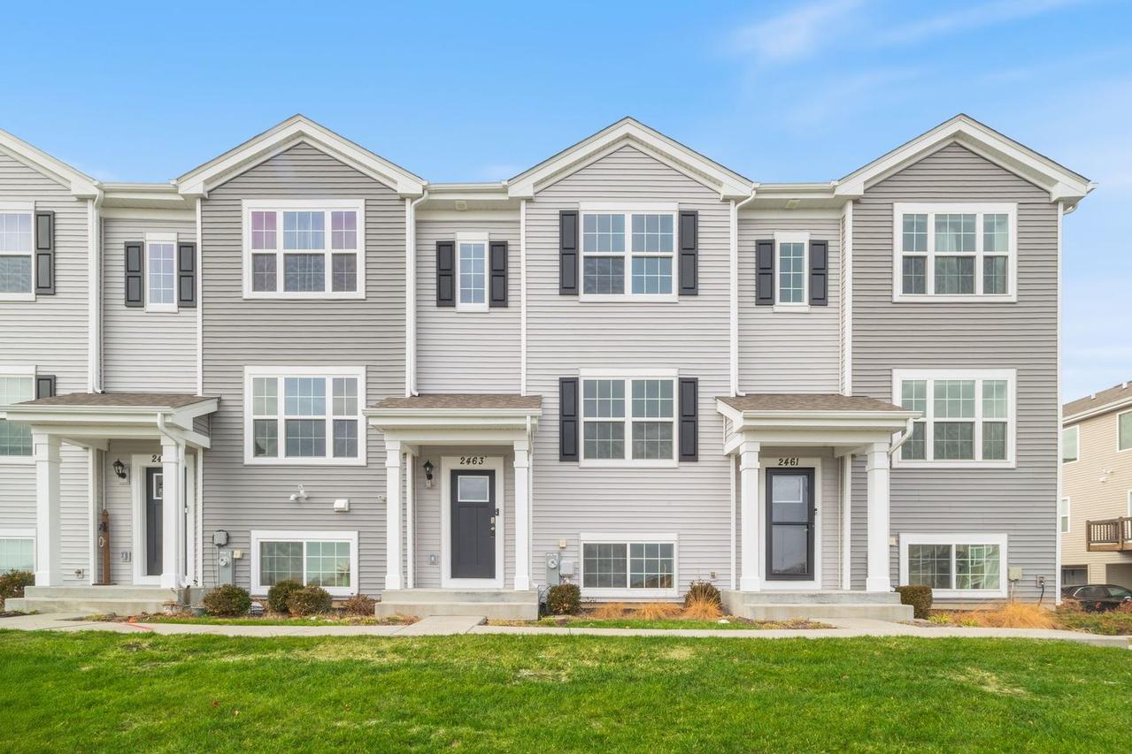 2463 Bella Dr., Pingree Grove, IL 60140