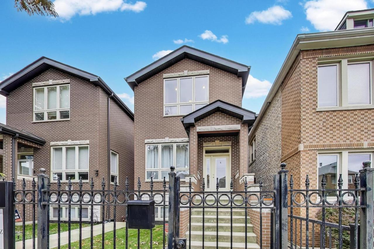 1045 W 34th Pl., Chicago, IL 60608