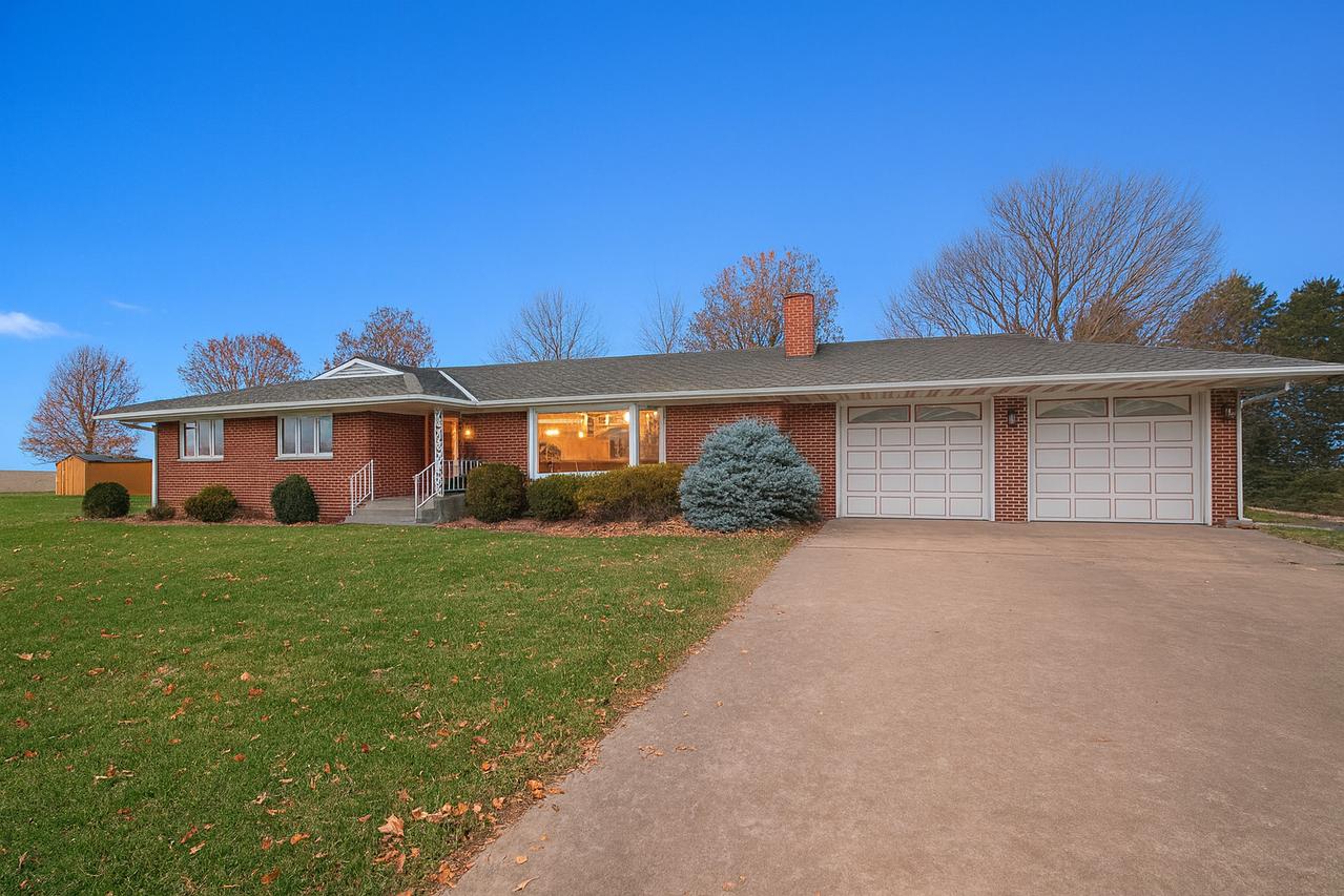 1245 Il Rt 26, Dixon, IL 61021