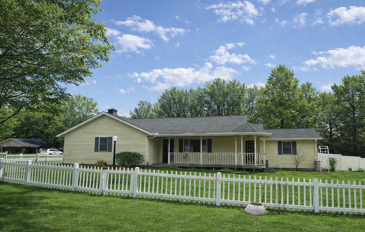 1115 S Clapper Ct., Mahomet, IL 61853