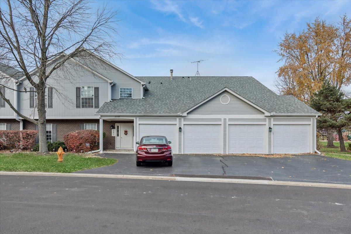2337 Worthing Dr. #102A, Naperville, IL 60565