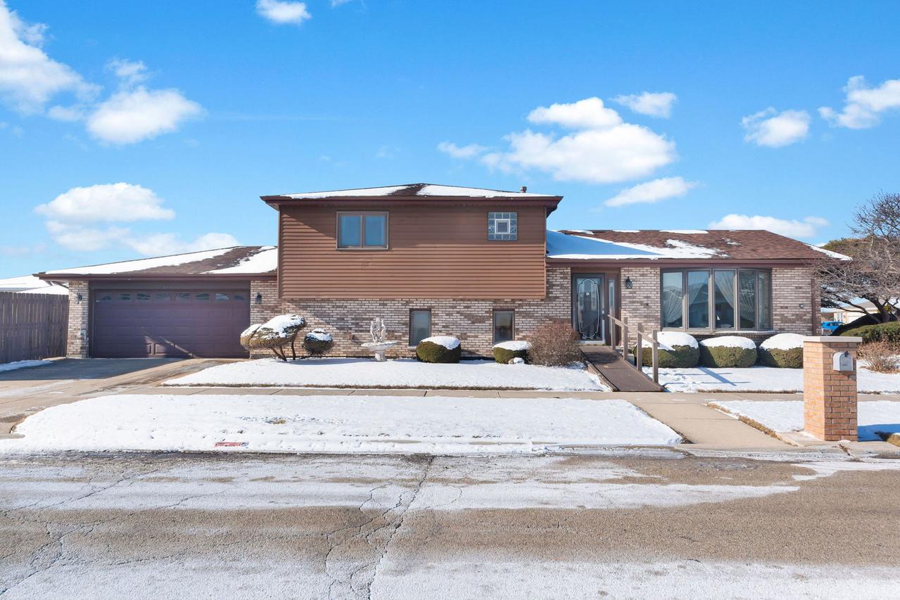 5841 W 75th Pl., Burbank, IL 60459