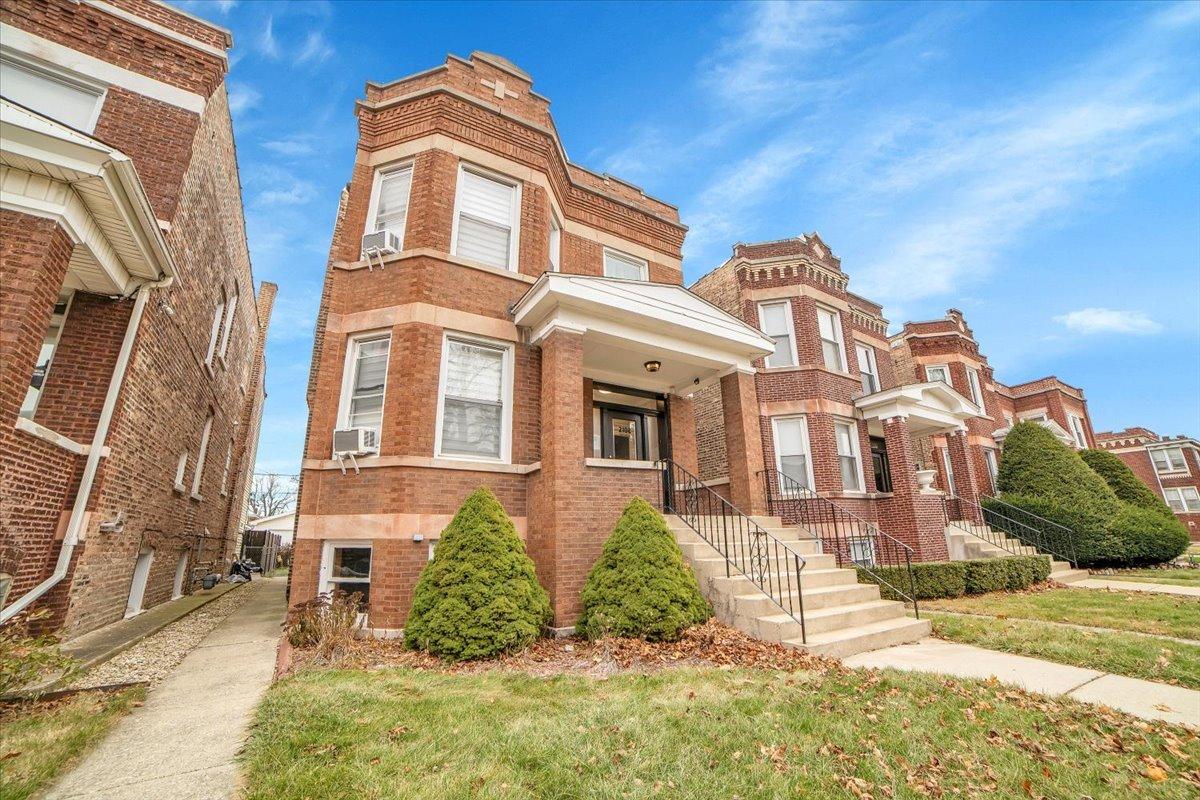 2108 Highland Ave., Berwyn, IL 60402