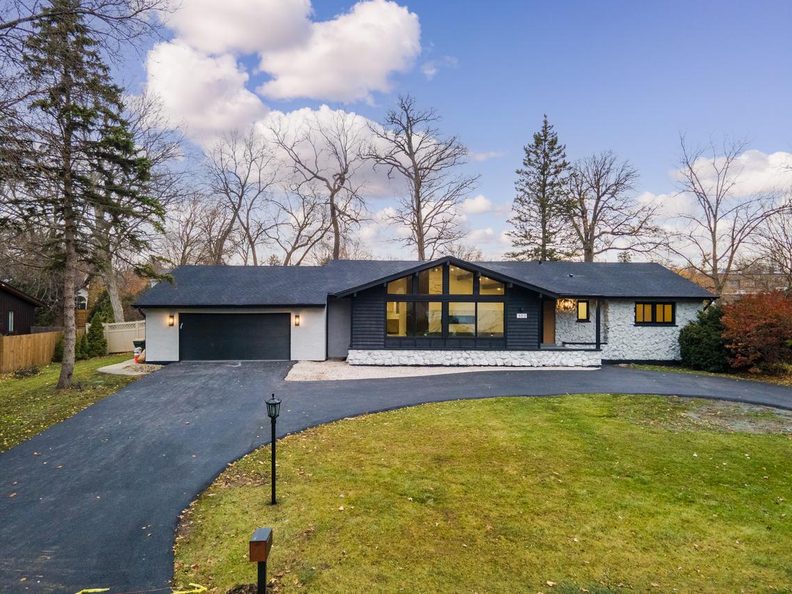 302 E Shady Dr., Palatine, IL 60067