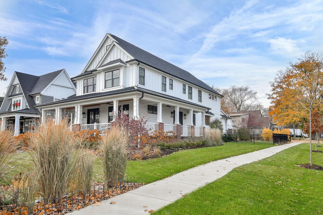 618 N Wheaton Ave., Wheaton, IL 60187