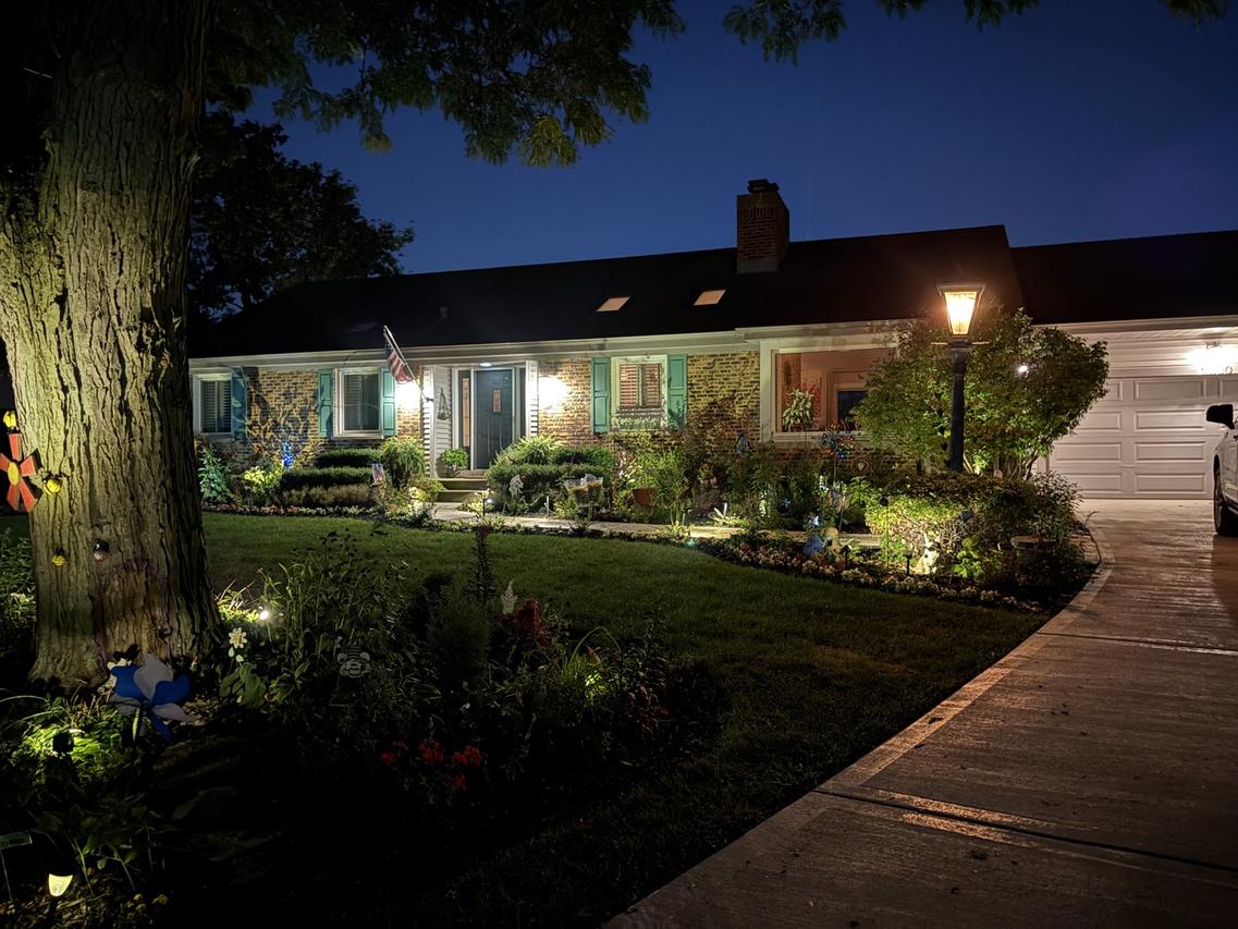 2830 S Briarwood Dr., Arlington Heights, IL 60005