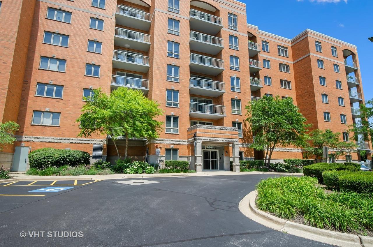 6801 N Milwaukee Ave. #202, Niles, IL 60714