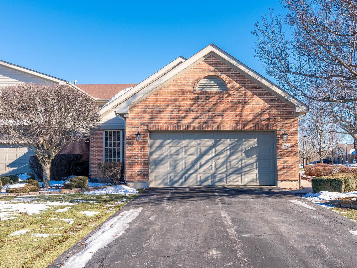 37 Corinth Dr., Tinley Park, IL 60477