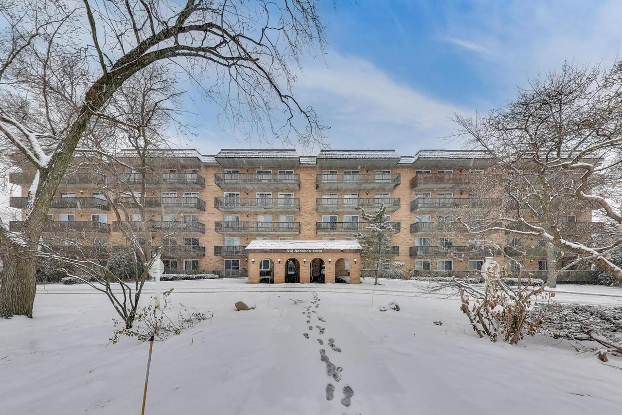 512 Redondo Dr. #107, Downers Grove, IL 60516