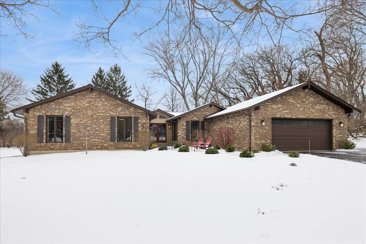 24423 W Hunters Ln., Deer Park, IL 60010