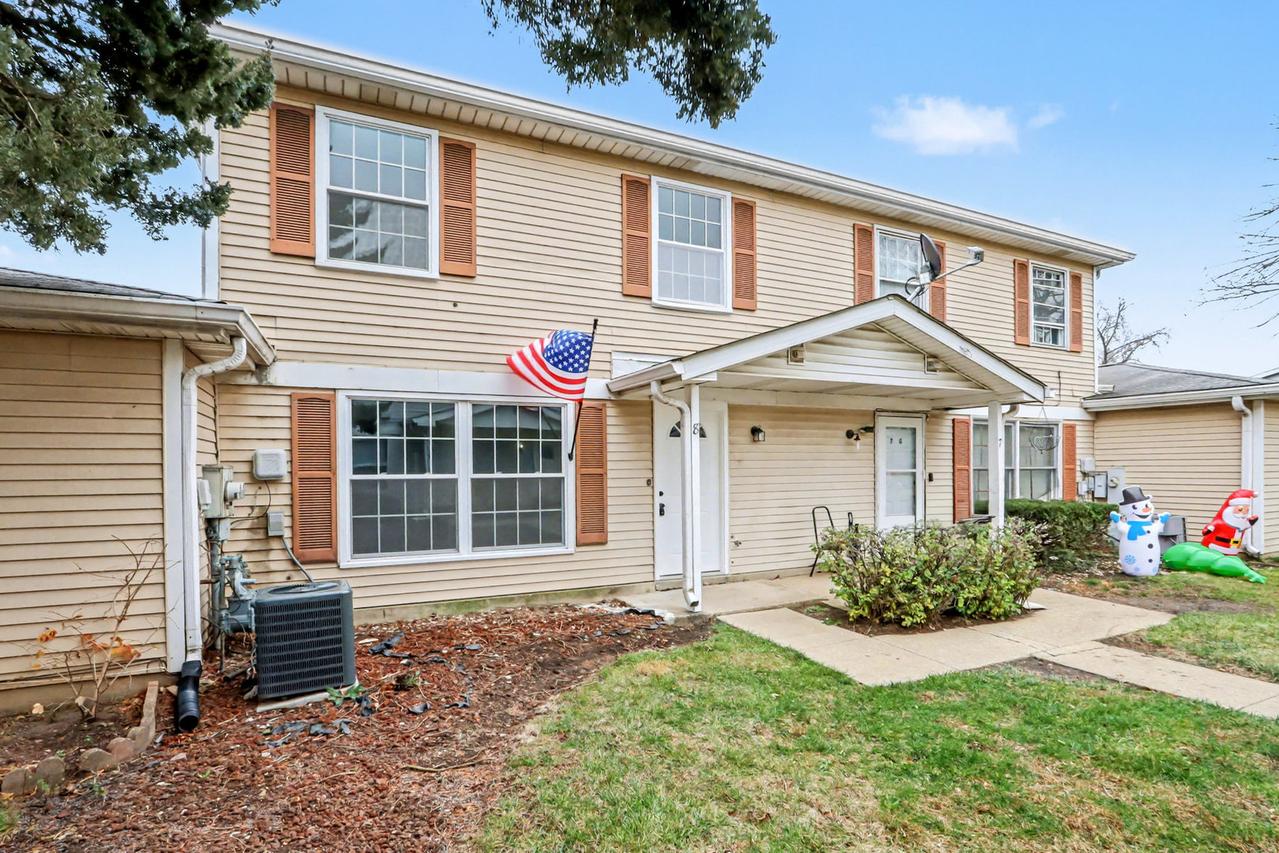8 Wildwood Ln. #G, Bolingbrook, IL 60440