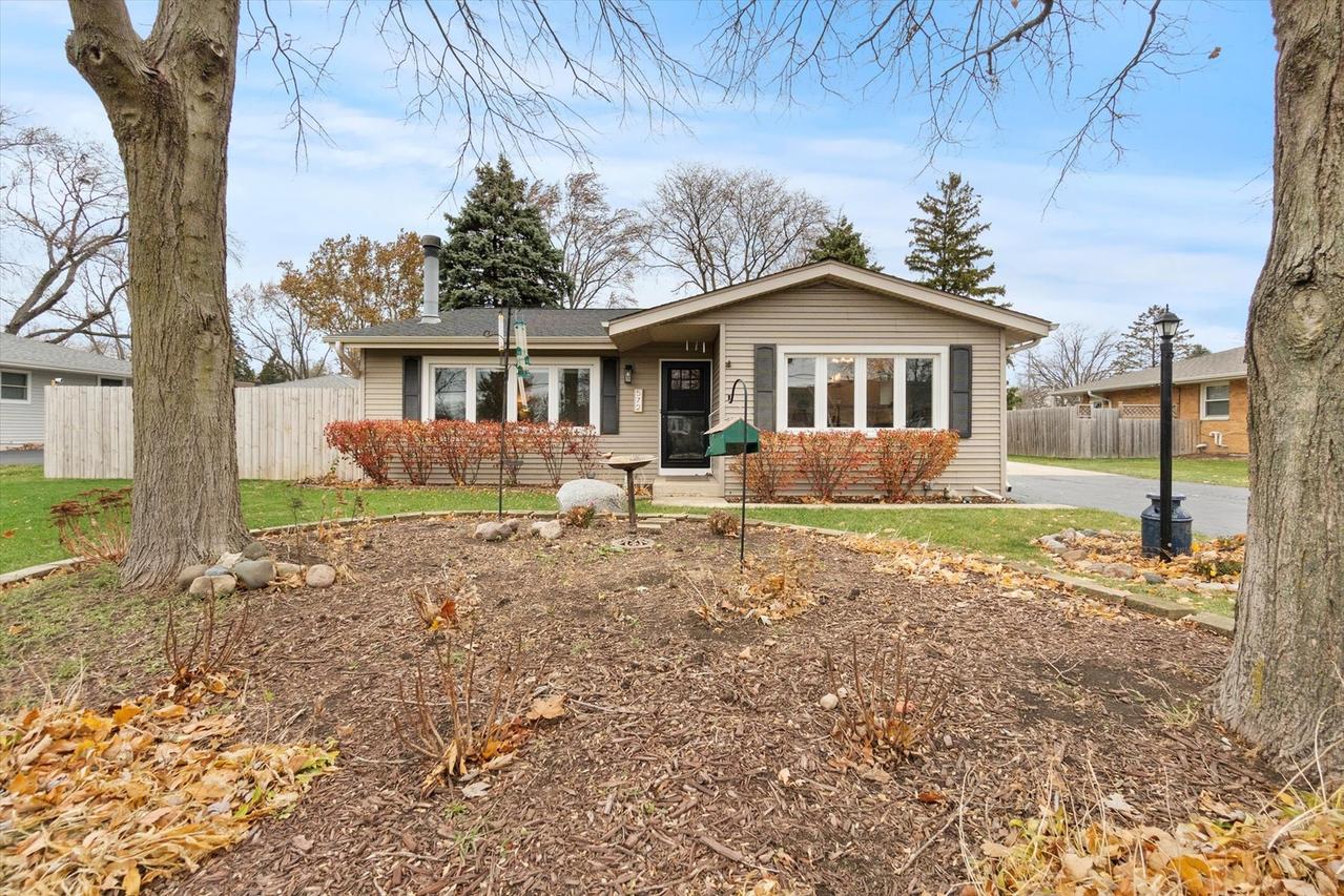 572 Maple Ave., Lisle, IL 60532