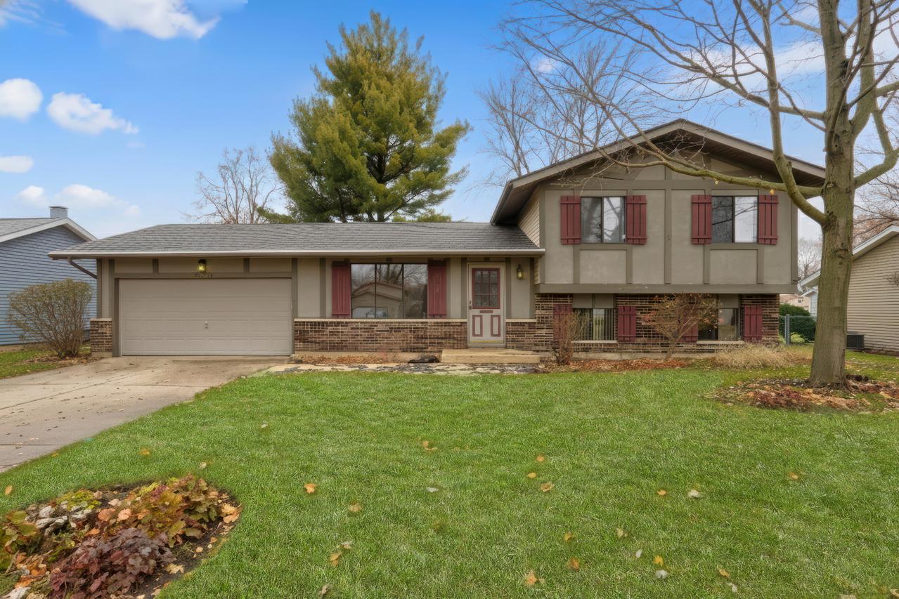 5002 W Dartmoor Dr., Mchenry, IL 60050