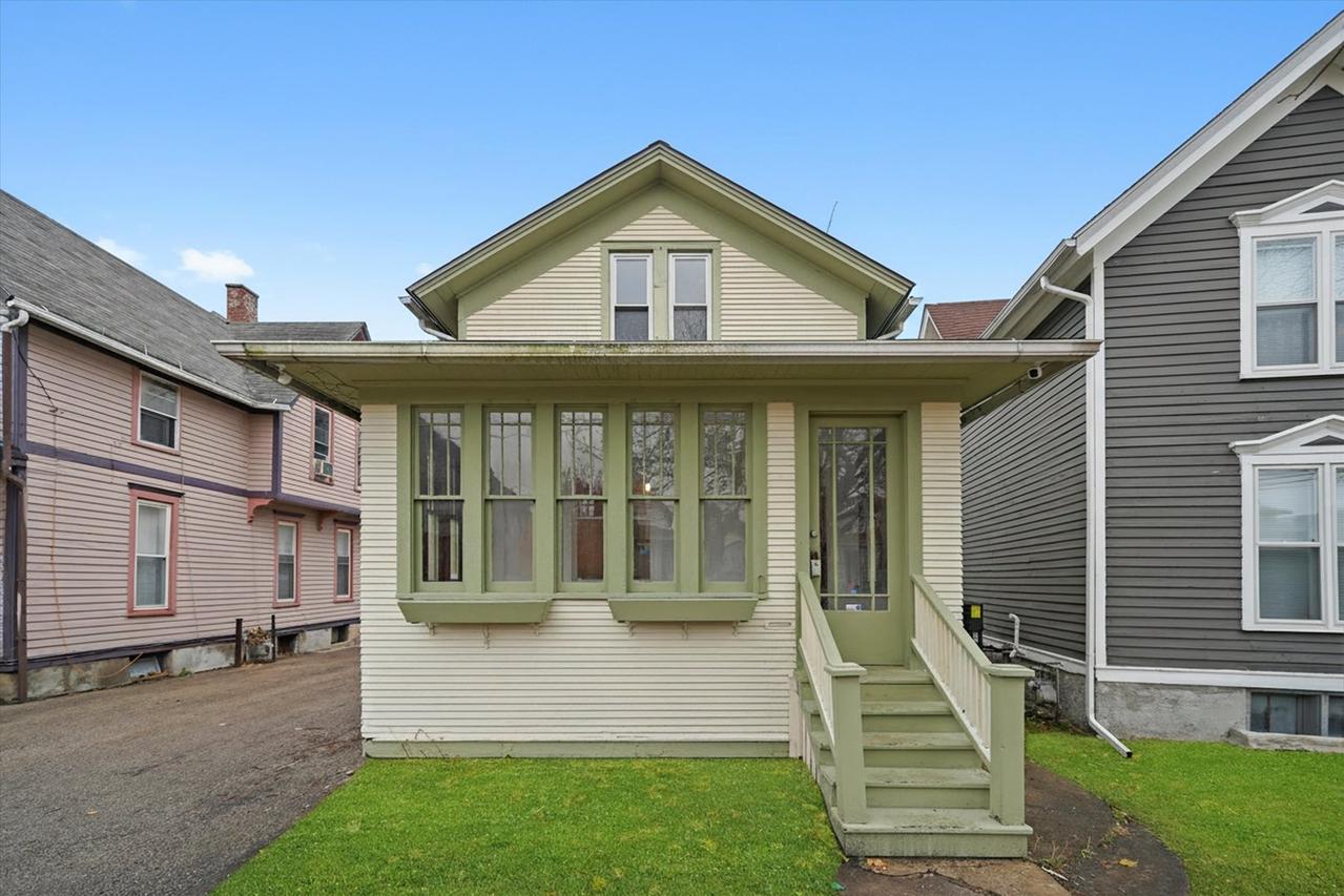 281 Gifford Pl., Elgin, IL 60120