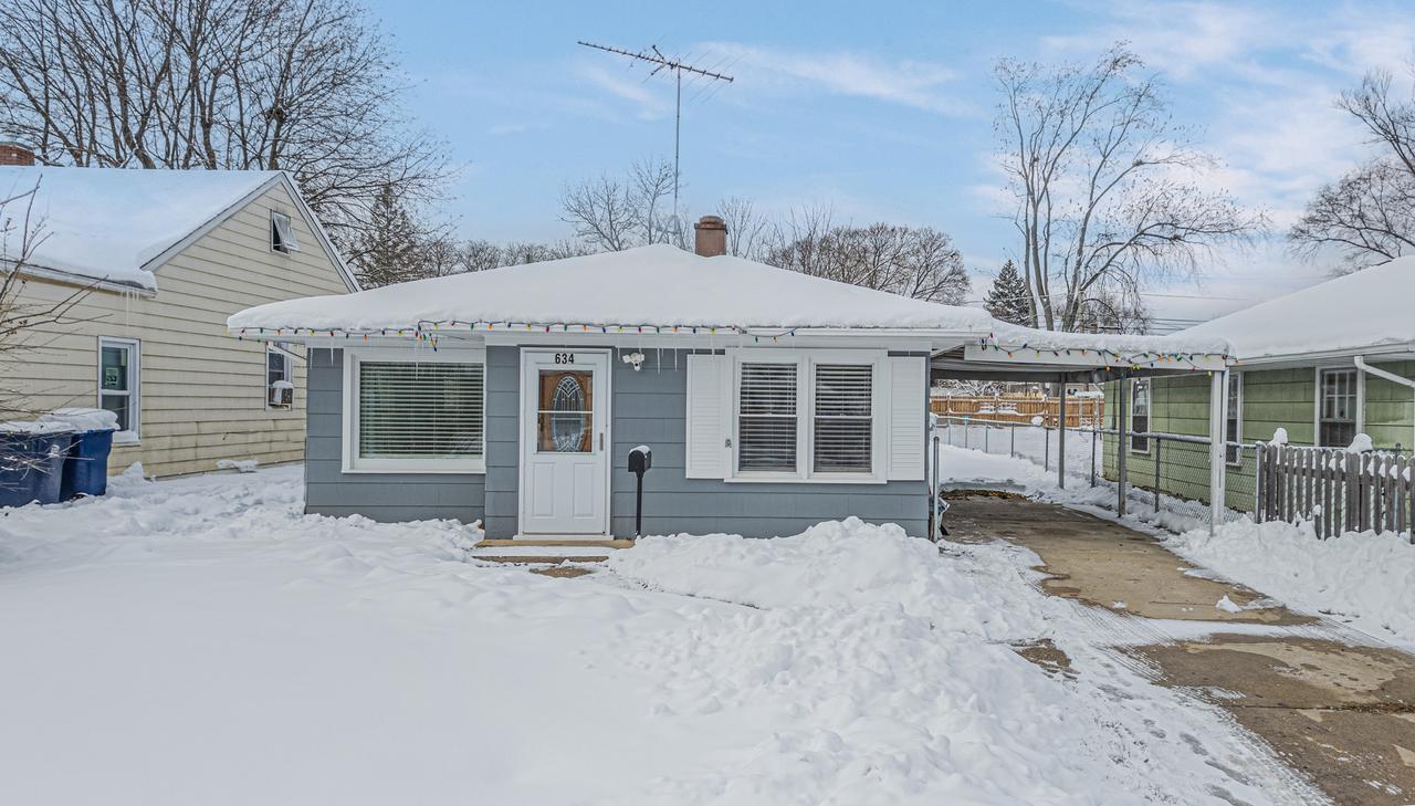 [Address Hidden by Seller], Waukegan, IL 60085