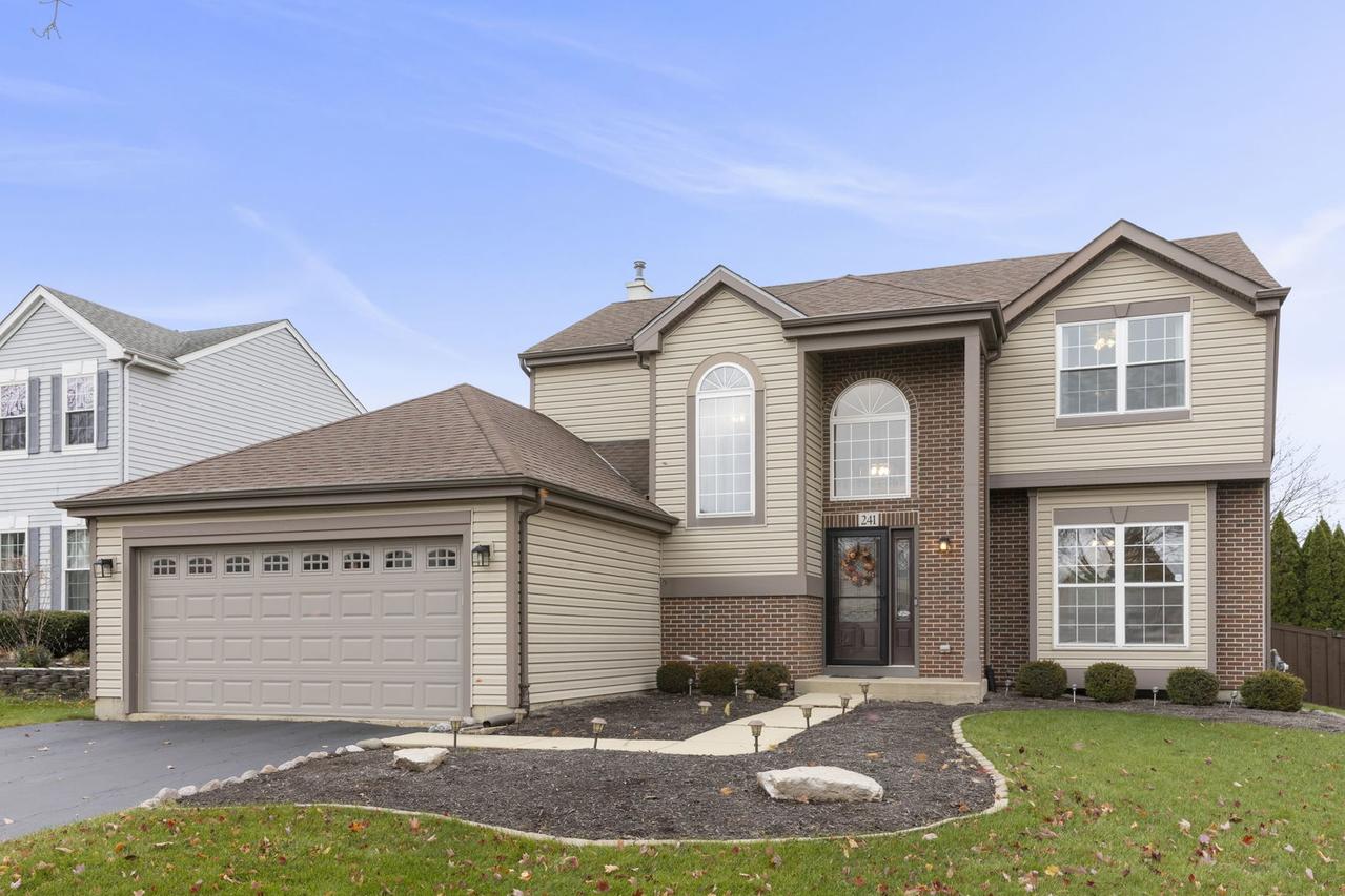 241 Cummings Dr., Bartlett, IL 60103