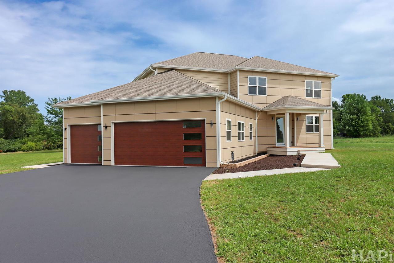 7304 Briar Dr., Spring Grove, IL 60081